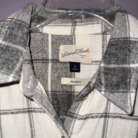 Universal Thread Loose Fit Flannel - Picture 2 of 2